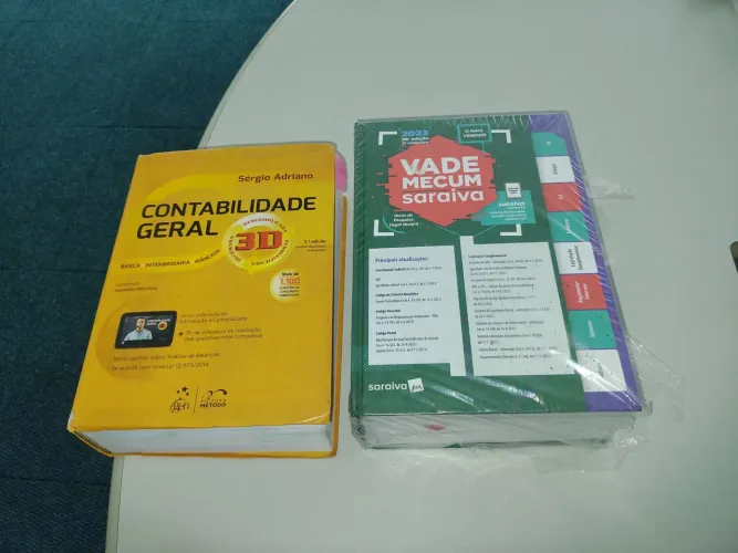 Livro Contabilidade, 1500 pag., bom estado.