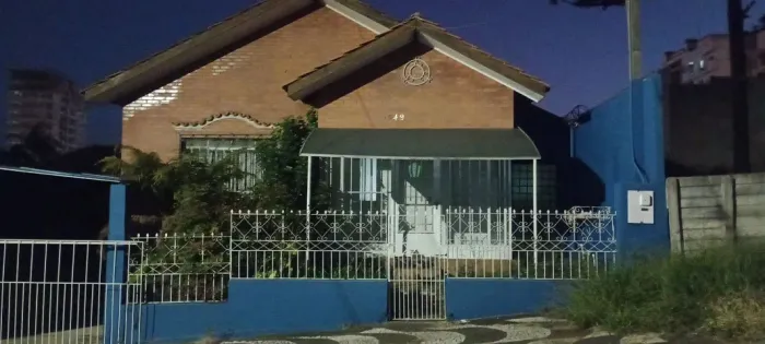 casa grande com escritorio junto no bairro nova russia Ponta grossa Pr