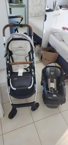 Carrinho de bebê travel system UppaBaby Modelo Cruz - acompanha bebê conforto