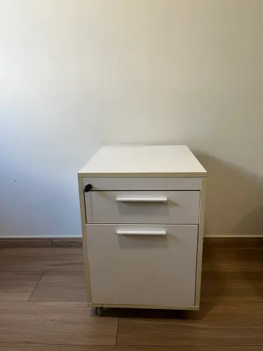 Gaveteiro de escritório ou quarto 
