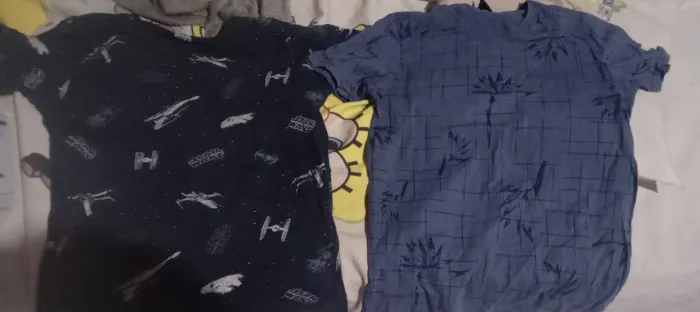 Camisetas masculinas 12-14 anos 20R$ cada