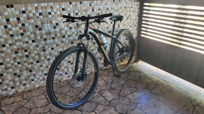 Caloi 29 shimano alivio rock shox
