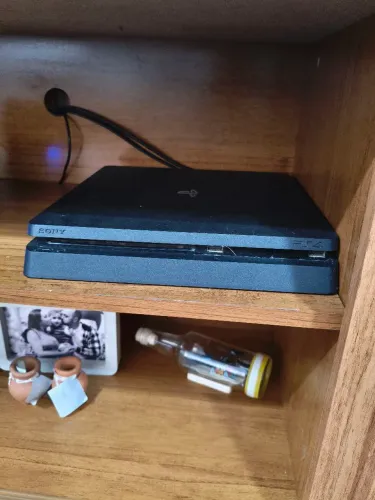 Ps4 slim 1 tb