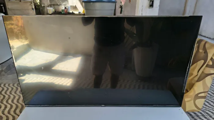 Smart TV TCL 40" (40S5400A) - Display Quebrado (Para Retirada de Peças)