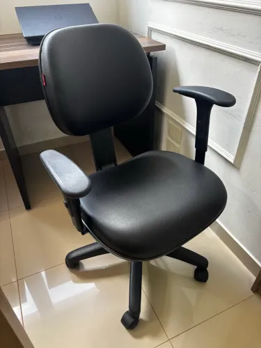 Cadeira para escritório/ estudo