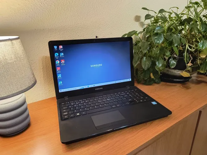 Notebook com telão rápido para estudos