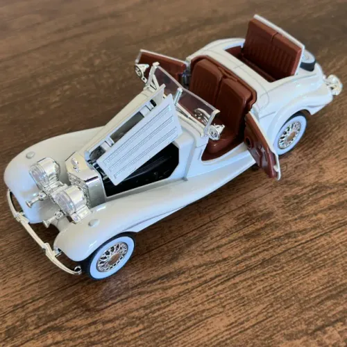 Carro Carrinho Antigo Miniatura Abre Portas Pneus Borracha escala 1:32