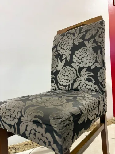 VENDE-SE 4 CADEIRAS