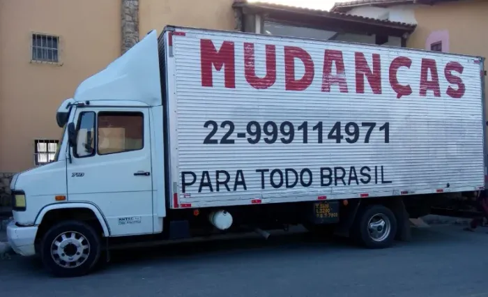 caminhão de mudanças e fretes