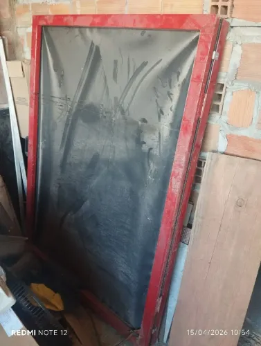 Vende. Se camara reveladora de telas serigráfica 1.20 x80 pouco usada