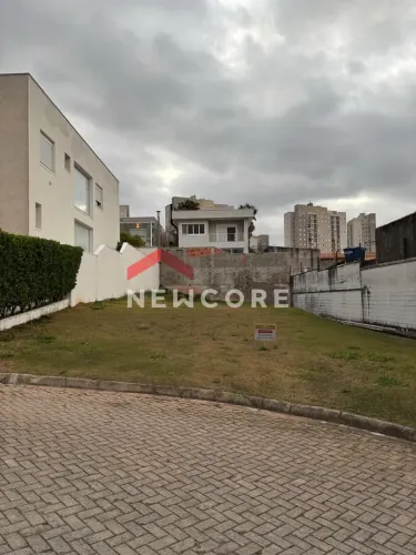 Lote em condomínio em Avenida Doutor Martin Luther King - Umuarama - Osasco/SP