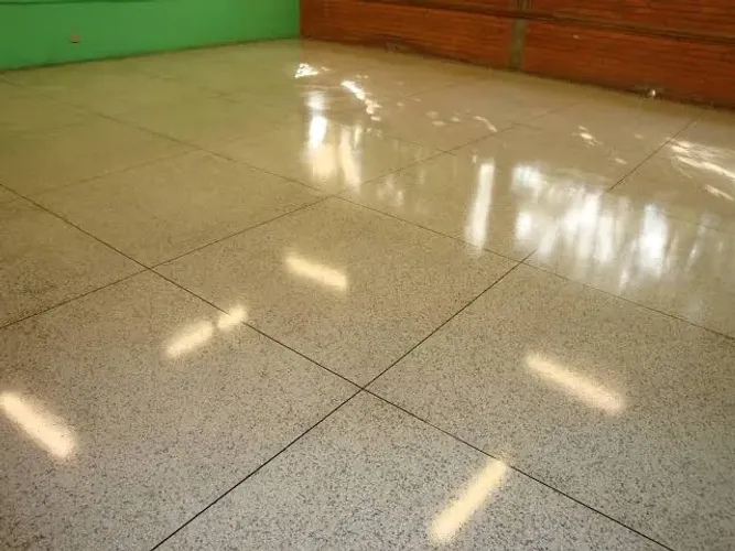 Piso Granilite