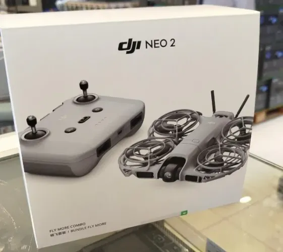 Drone Dji Neo 2 Fly More Combo Controle S/ Tela Cinza