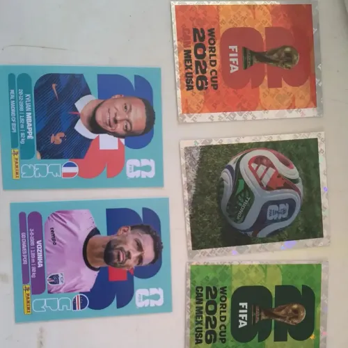Vendo figurinhas da copa do mundo