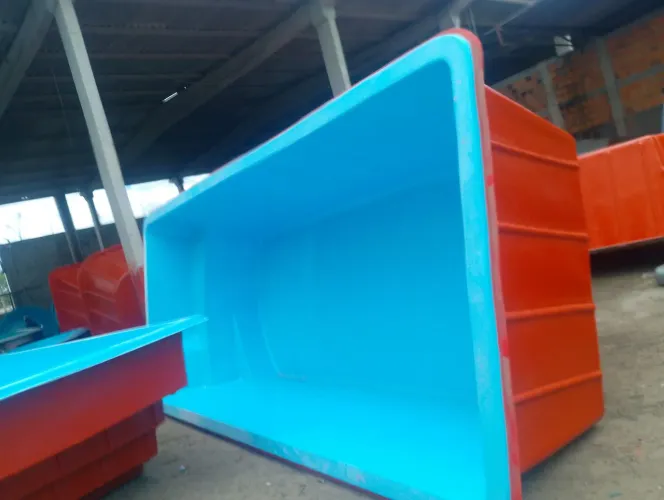 Piscina de fibra