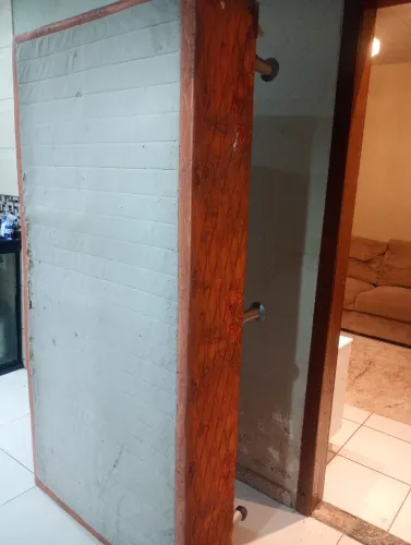 Doa-se cama box com colchão