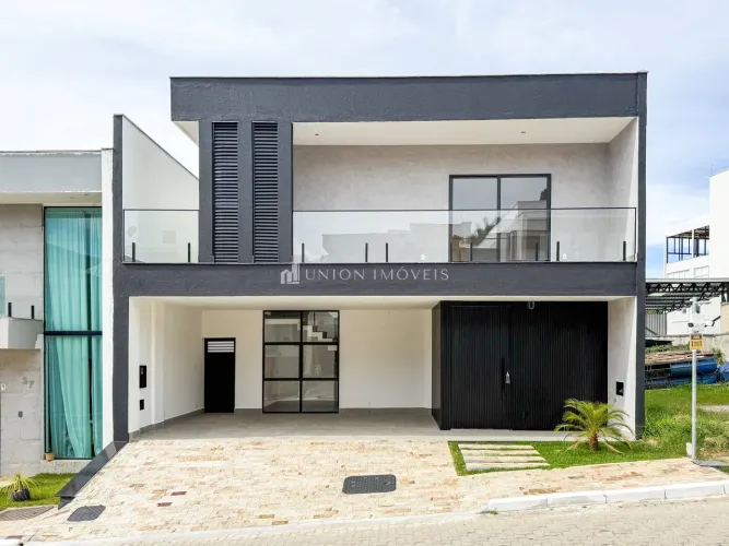 Casa de Alto Padrão com 3 quartos à venda no Condomínio PQ Residence em Juiz de Fora/MG.
