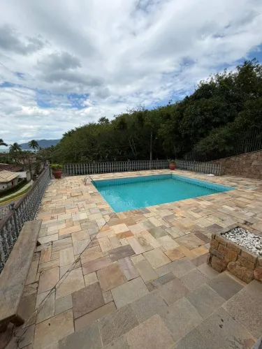 Casa na Praia do Arrastão com Vista para o Mar para Locação