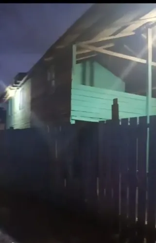 VENDE-SE UMA CASA NO BRASIL NOVO, RUA LARANJEIRA 