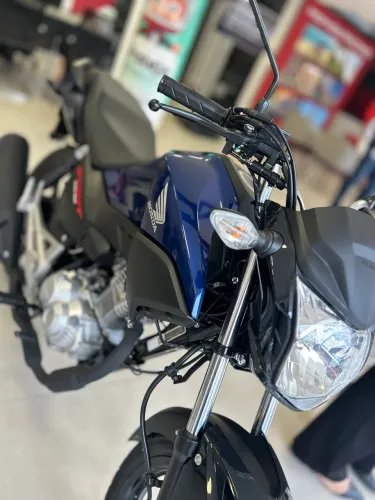 Lance de 8.700 pra tirar logo