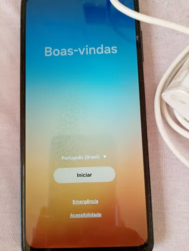 Cel Samsung 128 gigas tela 7/6 em ótimo estado 250,00 reais pagamento em dinheiro.