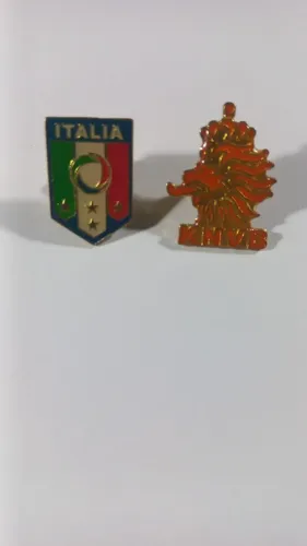 Pins de futebol Itália e Holanda