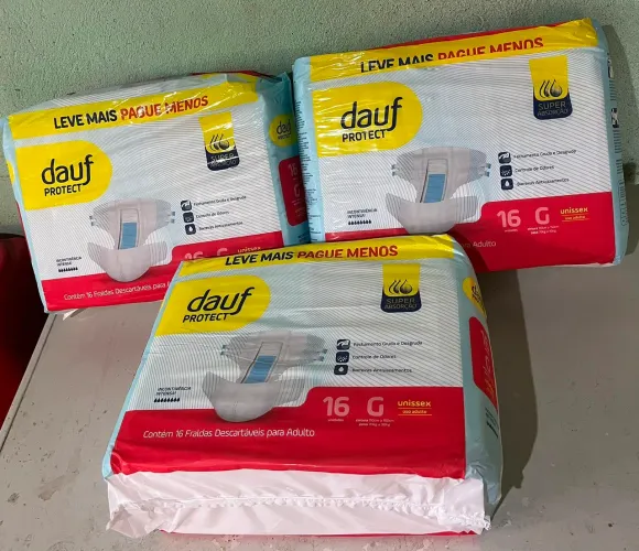 Vendo 3 pacotes de fralda geriátrica tamanho G,