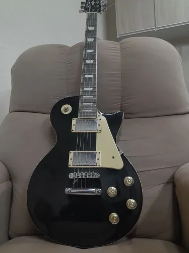 Guitarra Les Paul + Kit com Pedaleira