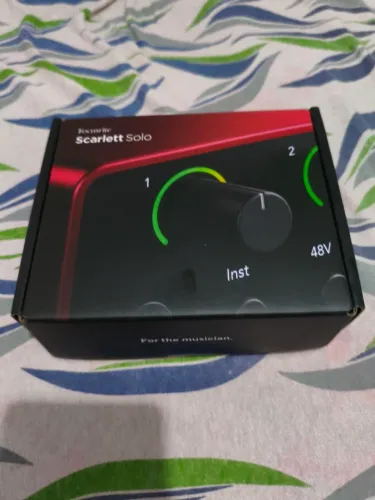 Interface De Áudio Focusrite Scarlett Solo 4th Gen