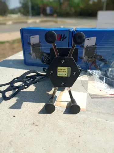 Suporte De Celular Para Moto Com Carregador USB E Garra Aranha (Novo Na Caixa) I