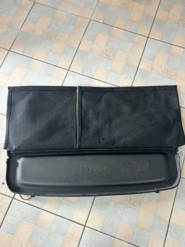 Tampão portas malas Nissan Tiida 2012