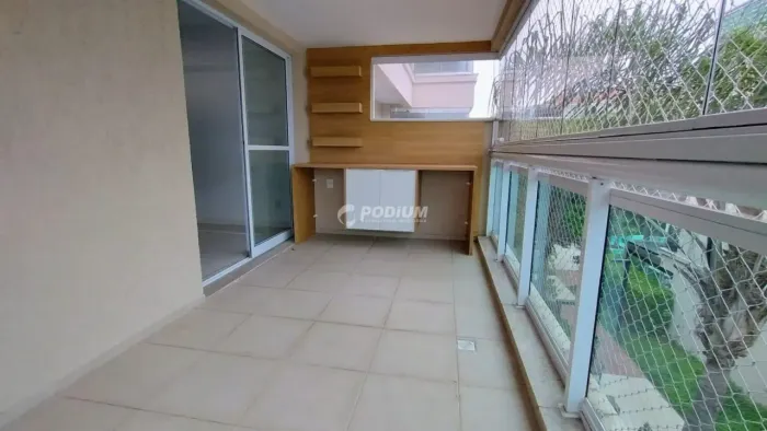 COBERTURA DUPLEX À VENDA COM 3 QUARTOS NO CONDOMÍNIO BARRA VILLAGE LAKES - RECREIO DOS BAN