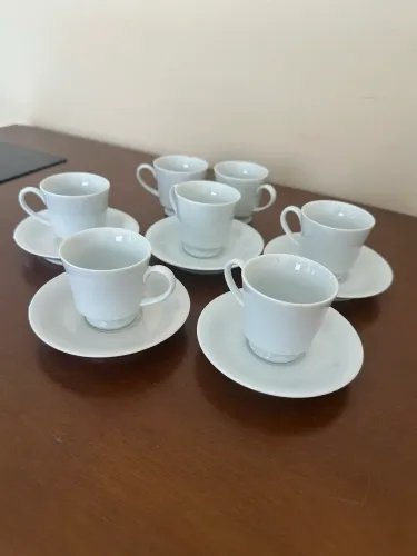 Jogo de xícaras porcelana. 