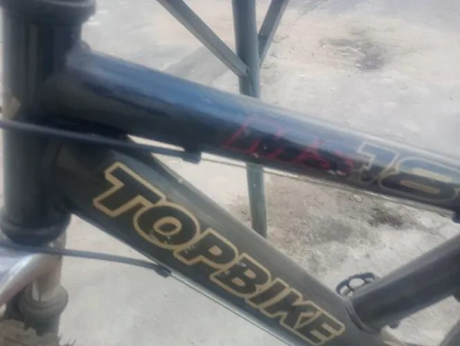 Vendo está bicicleta semi nova 