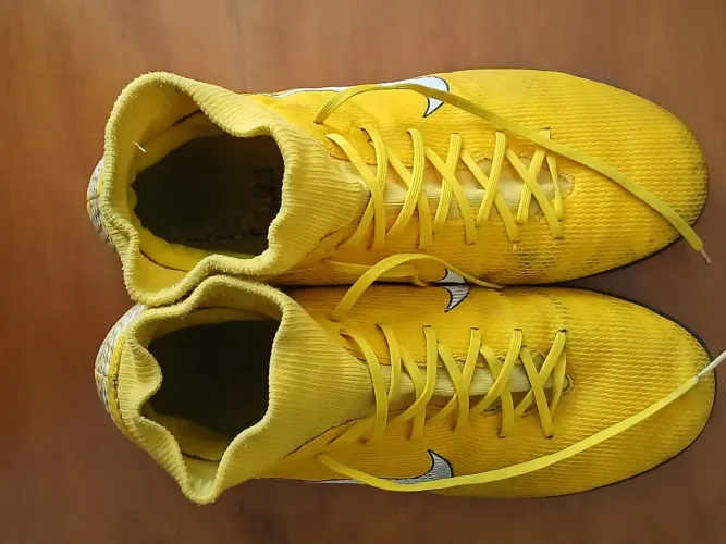 Chuteira Nike Mercurial Tam.39.