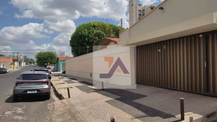 Casa com 3 dormitórios para alugar, 500 m² por R$ 18.000,00/mês - Fátima - Teresina/PI