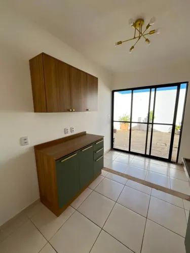 Casa em Condomínio com 2 Quarto(s) e 1 banheiro(s) para Alugar, 50 m² por R$ 1500 / Mês