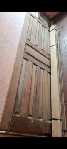 Vendo porta de madeira cupiuba 2,10x80 Nova