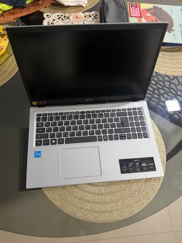 Computador Acer i3