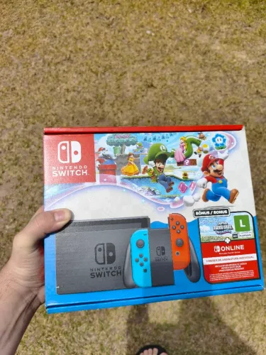 Nintendo Switch v2 com Super Mario Bros