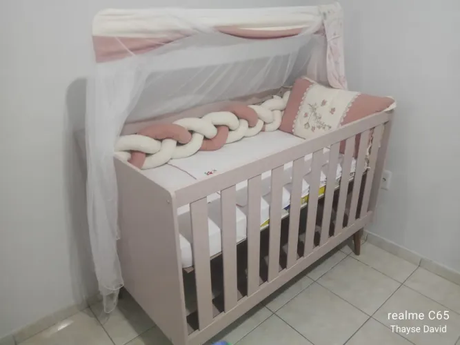 Vendo berço de bebê menina
