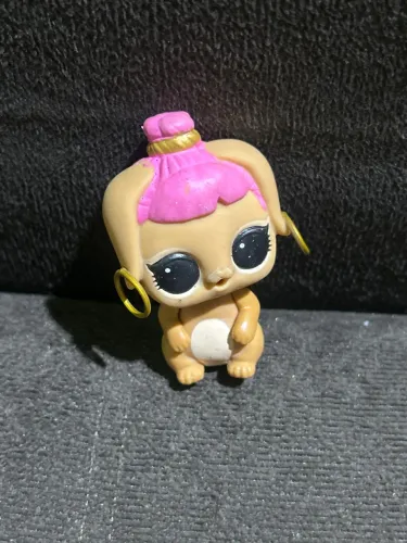 Pet lol surprise coelhinha com brincos 