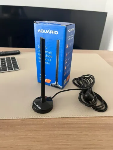Aquário DTV-100P ? Antena Interna de TV Digital com Base Magnética.