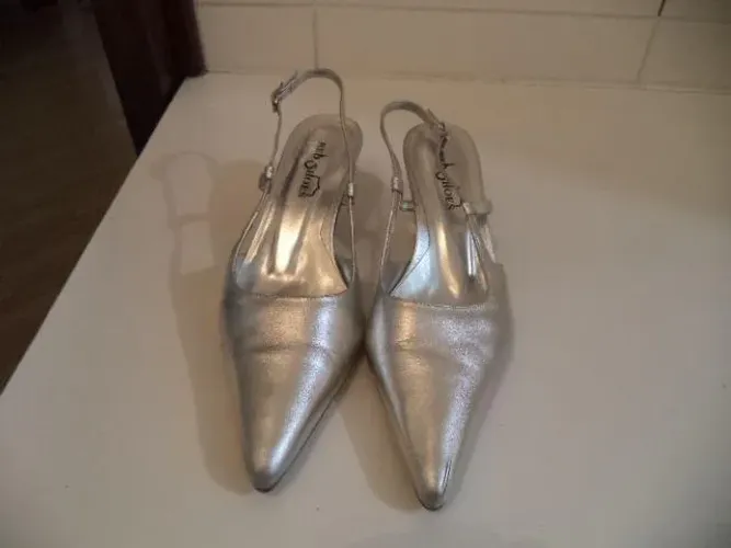 Sandália lindíssima Red Shoes - prata - 36 - Somente wats