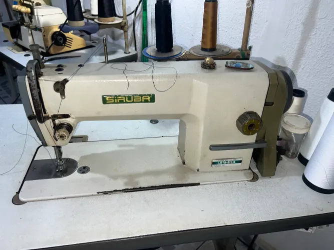Máquina de Costura Industrial Reta Siruba L818-M1A Revisada