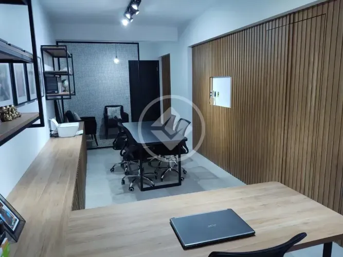 ÓTIMA SALA COMERCIAL NO CENTRO DE FLORIANÓPOLIS  RUA VIDAL RAMOS