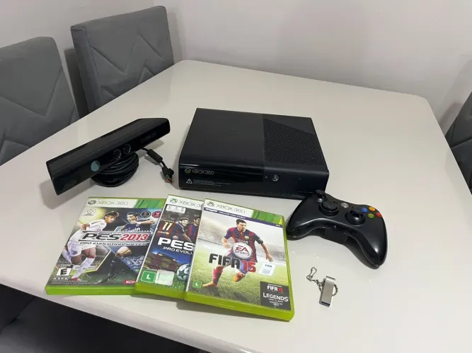 Xbox 360 Slim Completo com Kinect, Controle Original e Jogos