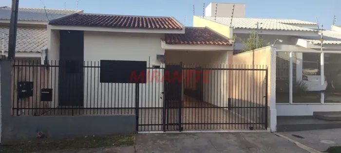 Casa terrea de 120m² com 4 quartos em Zona II