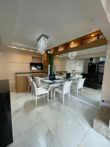 Cobertura triplex com vista mar no Rio Vermelho, 129m², 2/4 reversível para 3/4 com closet