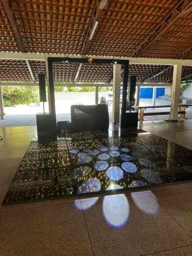 Equipamento de som para festas e eventos com iluminação pista de dança 